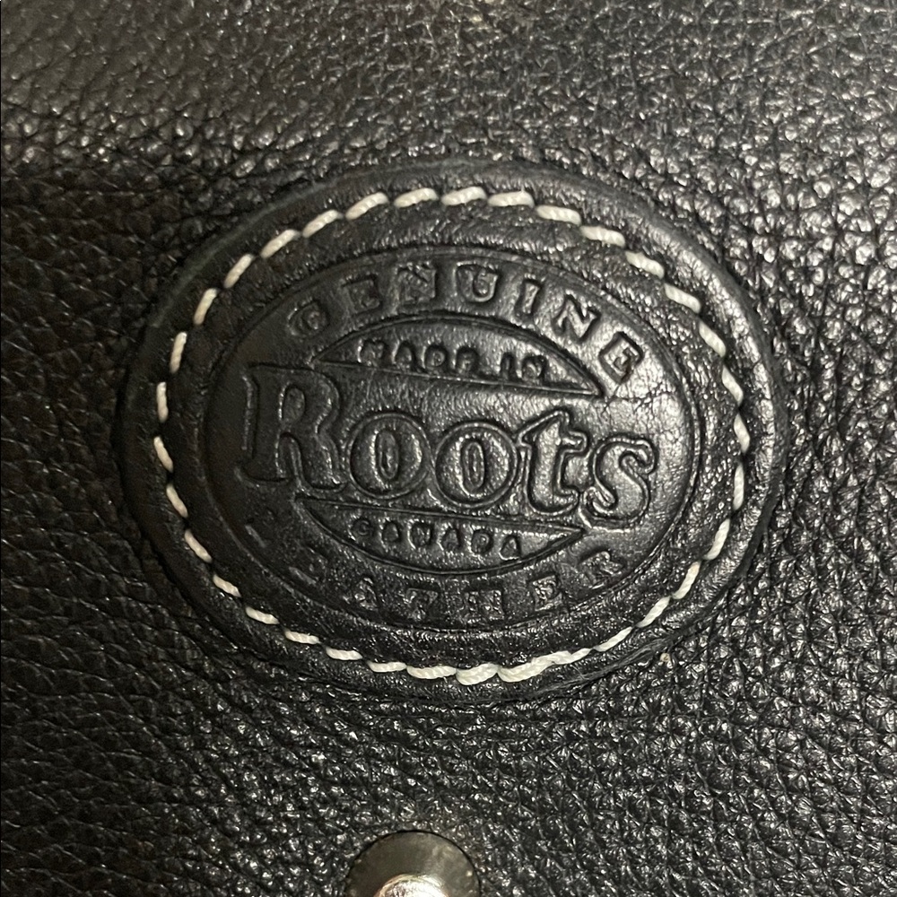 Roots leather xl Two-Tone White and Black Women’s Shoulder/crossbody Bag - Picture 3 of 15